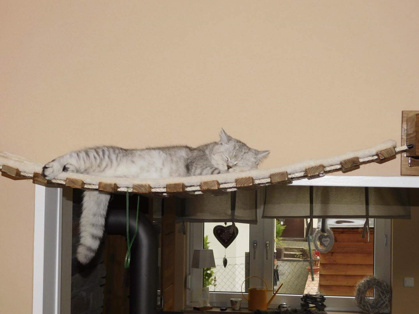 Hängebrücken für Katzen mit Sisalmatte sehr bequem und funktional